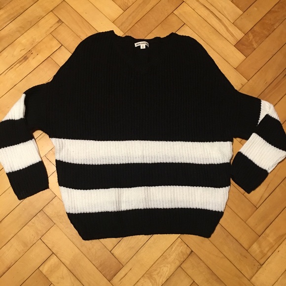 Sweaters - Black and ivory sweater